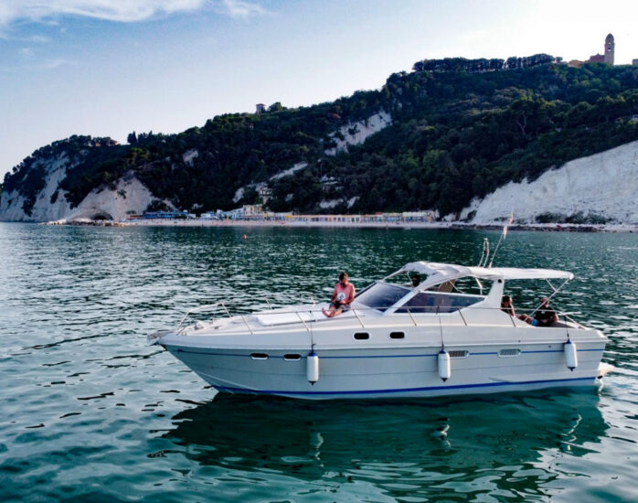 barca-random-boat